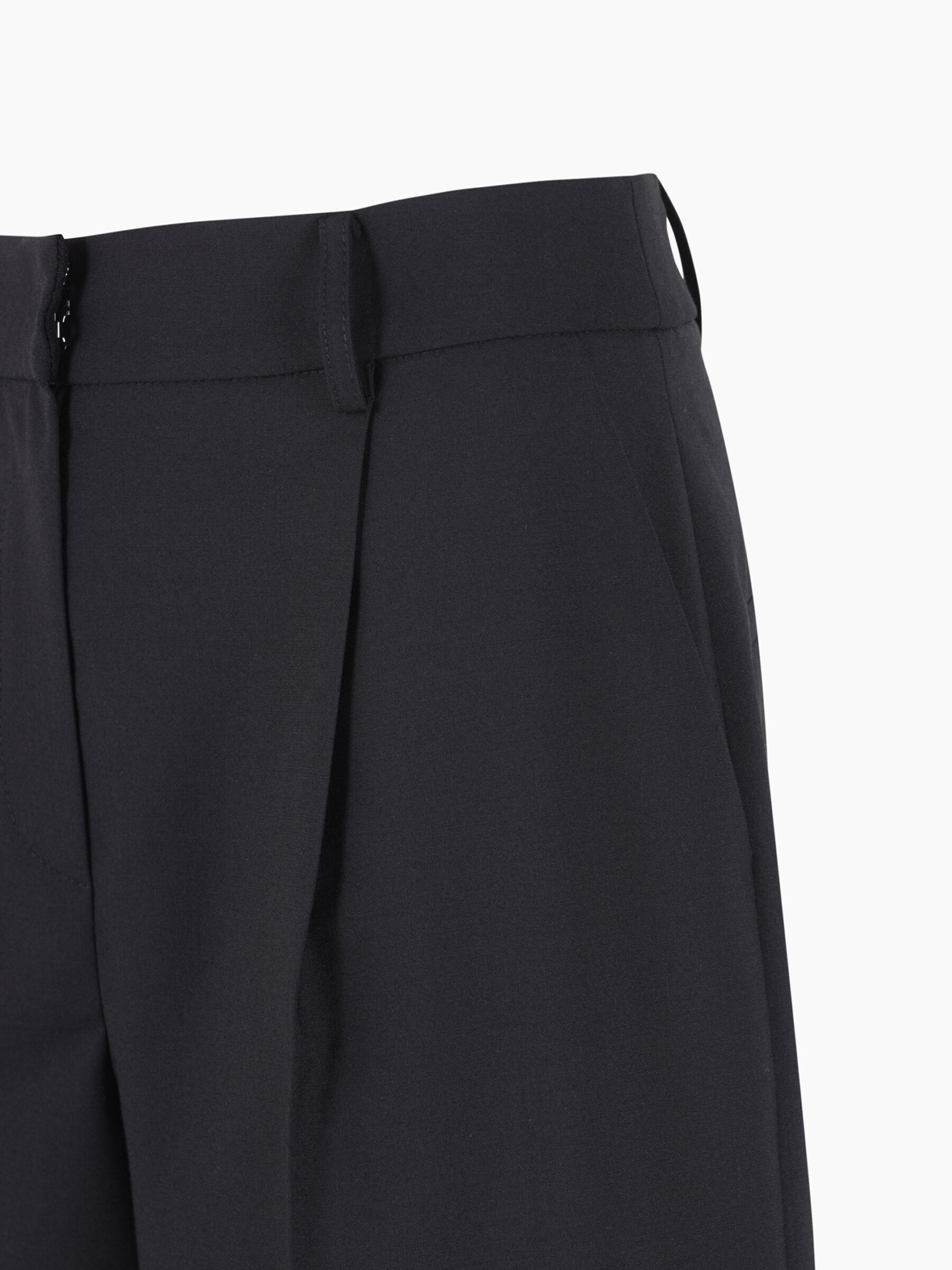 BERMUDA Women image number null