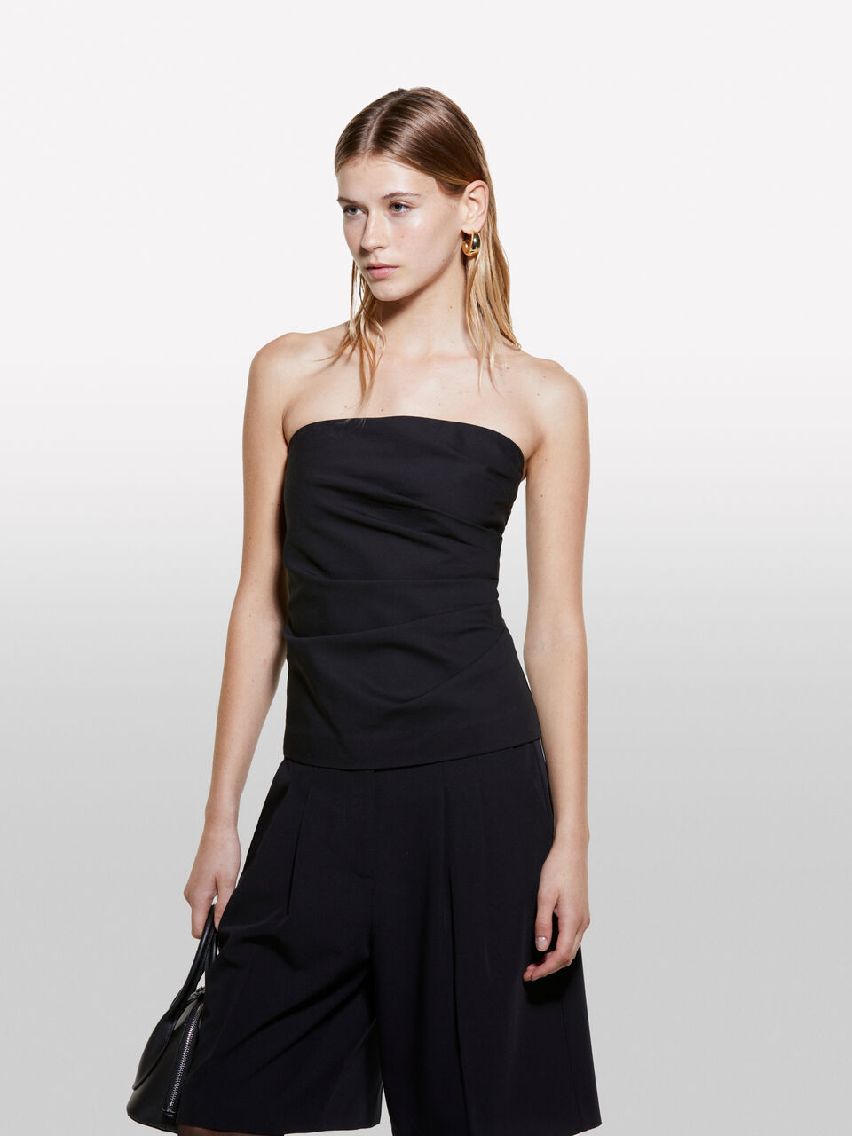 TOP Women image number null