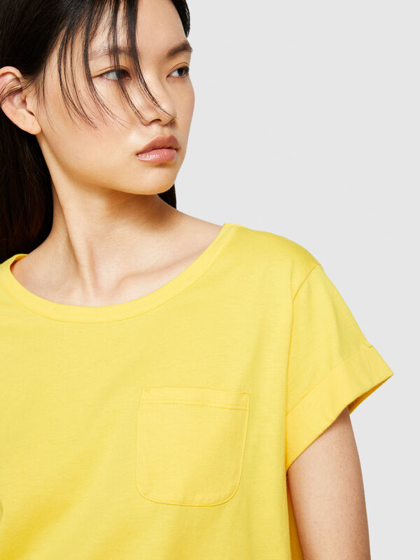 T-shirt in 100% organic cotton with pocket - women's short sleeve t-shirts | Sisley