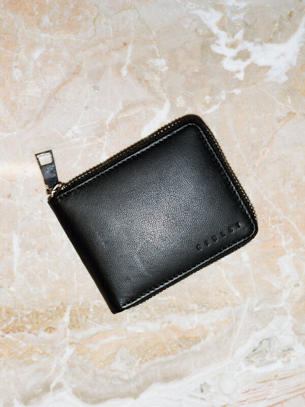 Black wallet with zip - men's wallets | Sisley