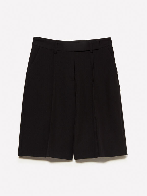 Black relaxed fit bermudas Black relaxed fit bermudas - women's shorts | Sisley