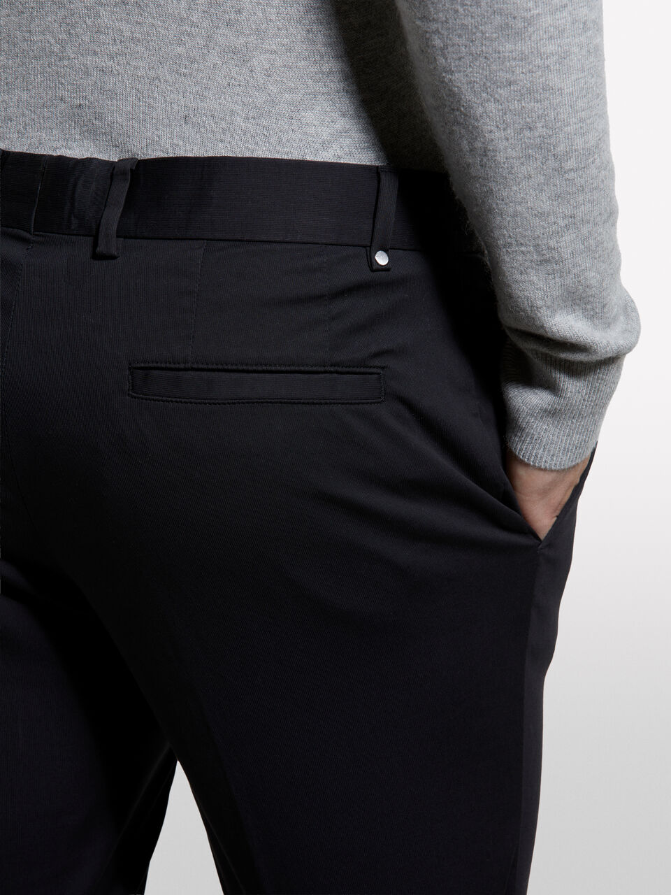 TROUSERS Men image number null