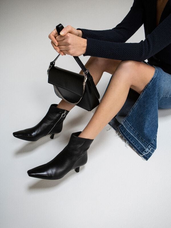 Leather ankle boots Women