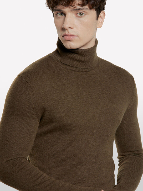 Brown regular fit sweater with high neck Brown regular fit sweater with high neck - men's high neck sweaters | Sisley