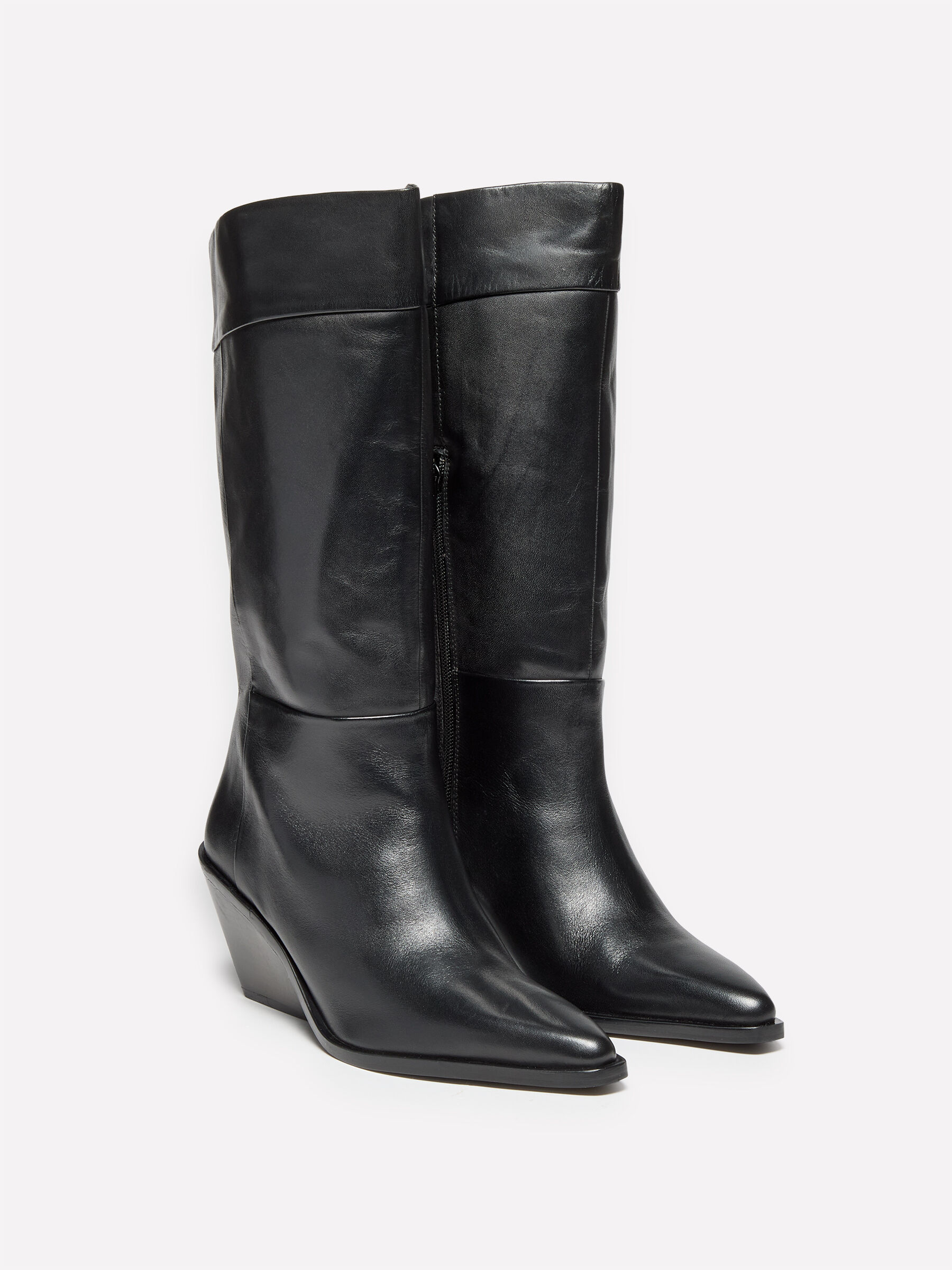 BOOT Women image number null