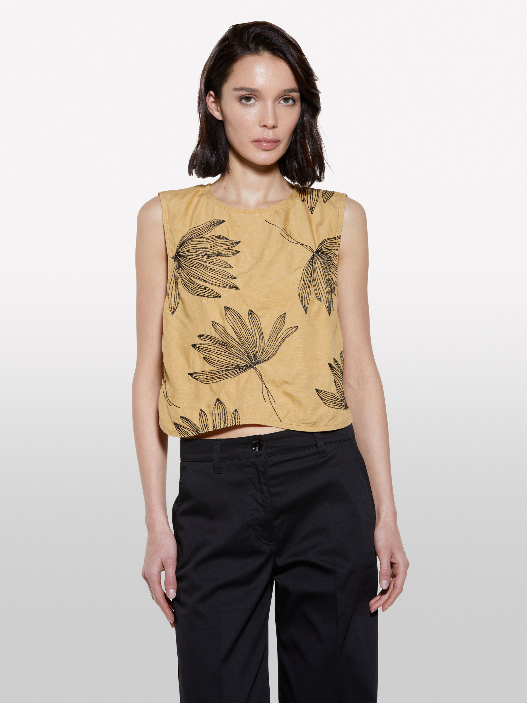 TOP Women image number null