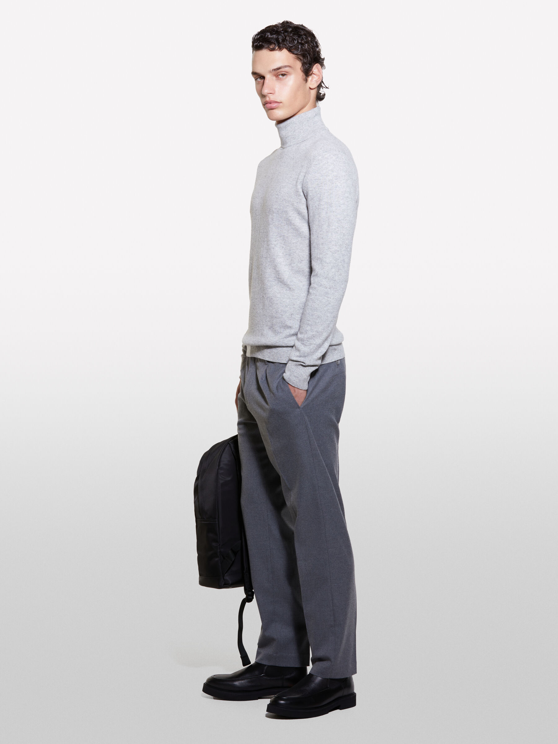 TURTLE NECK SW. L/S Men image number null