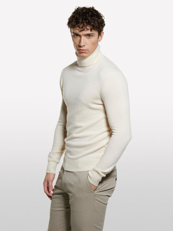 Beige regular fit sweater with high neck Beige regular fit sweater with high neck - men's high neck sweaters | Sisley