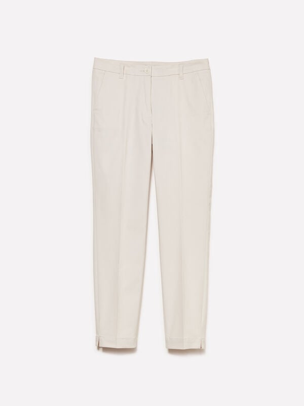 Light beige slim fit chinos Light beige slim fit chinos - women's slim fit trousers | Sisley