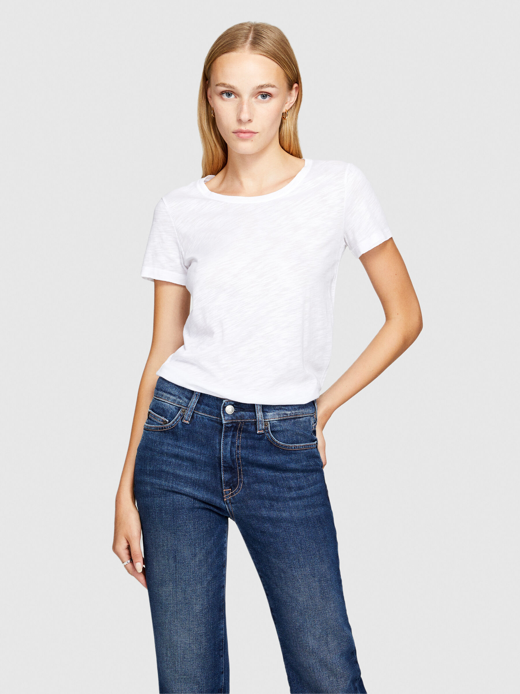 Round neck t-shirt with raw cut Women image number null
