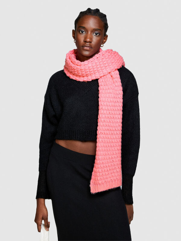 3D knit maxi scarf