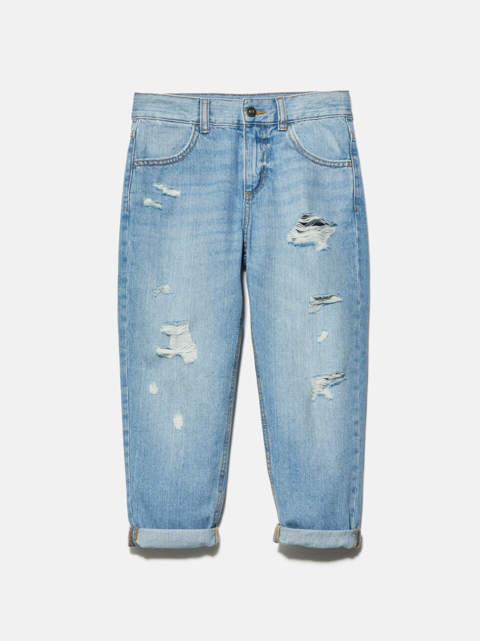 Oversized jeans with rips