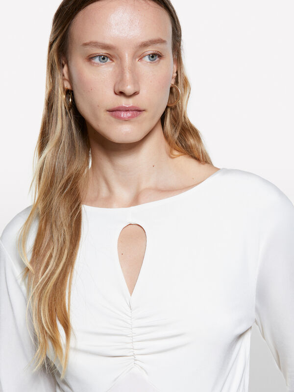 Cream white t-shirt with curl  - women's long sleeve t-shirts | Sisley