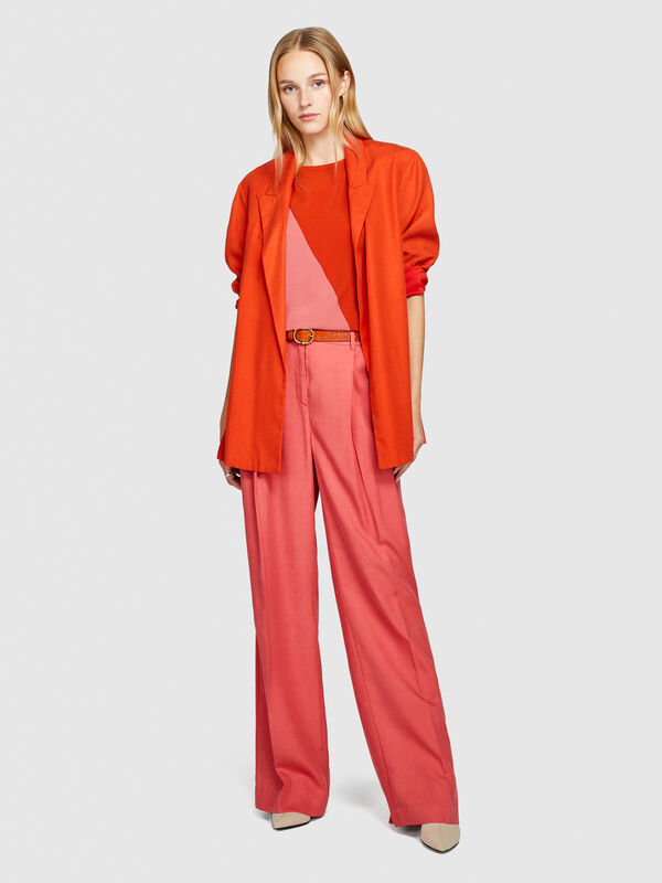 Low-waisted trousers