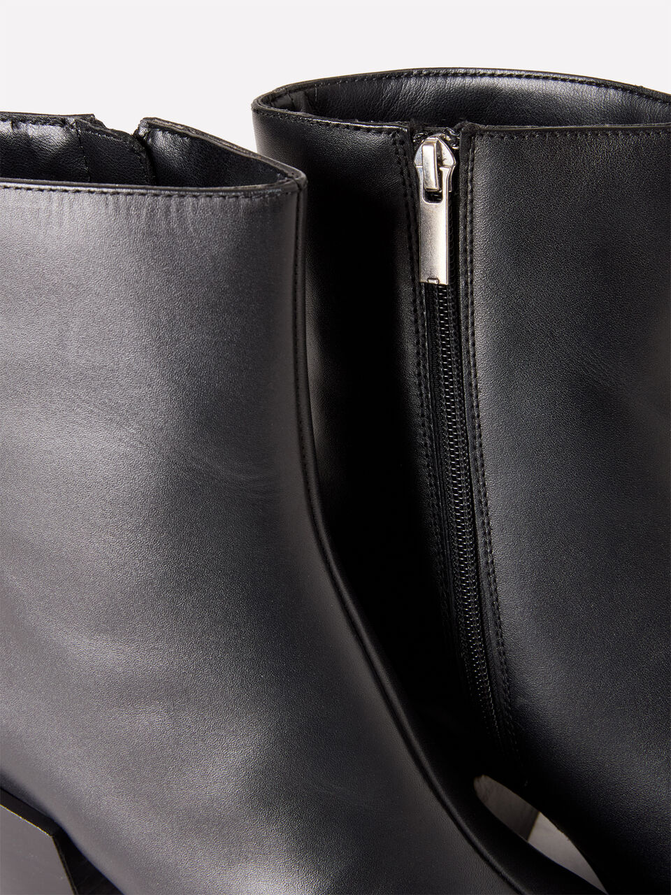 BOOT Women image number null