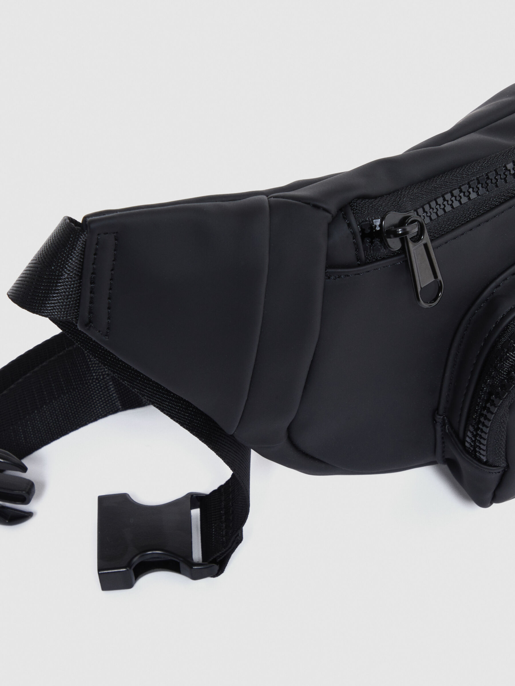 Solid color bumbag Black Sisley