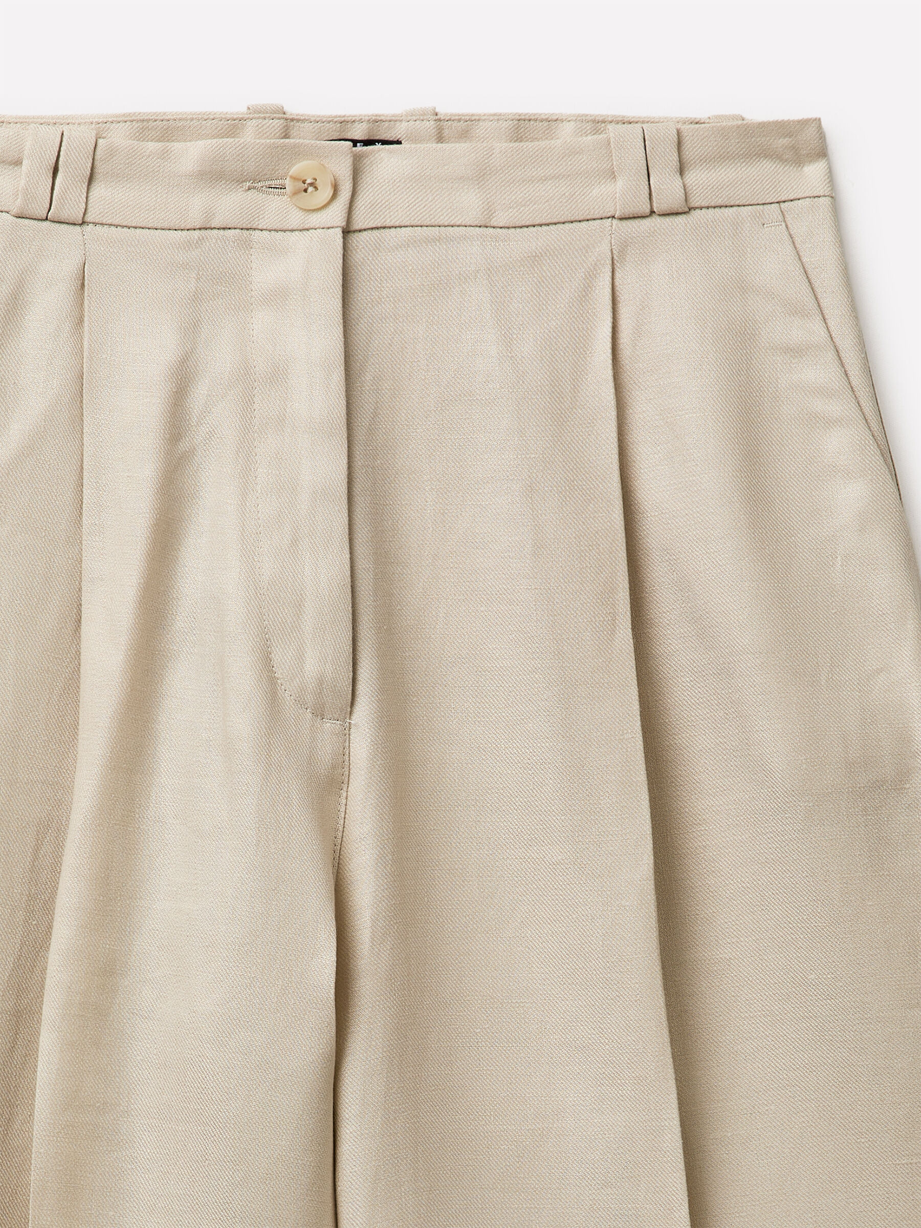 BERMUDA Women image number null