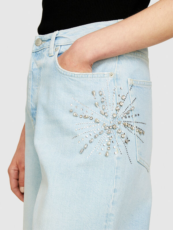 Barrel fit jeans with embroidery - women's carrot fit jeans | Sisley