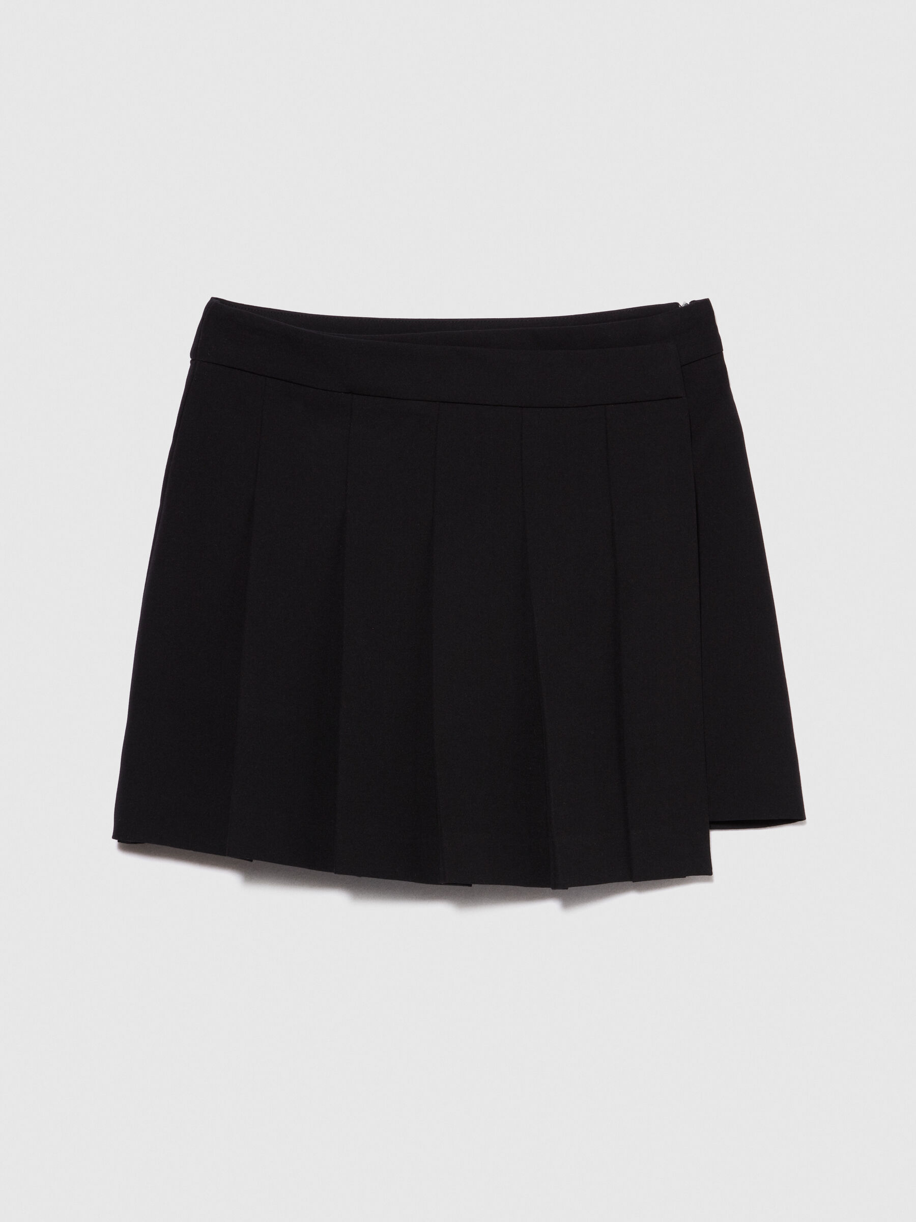 Mini skirt with pleats, Black - Sisley