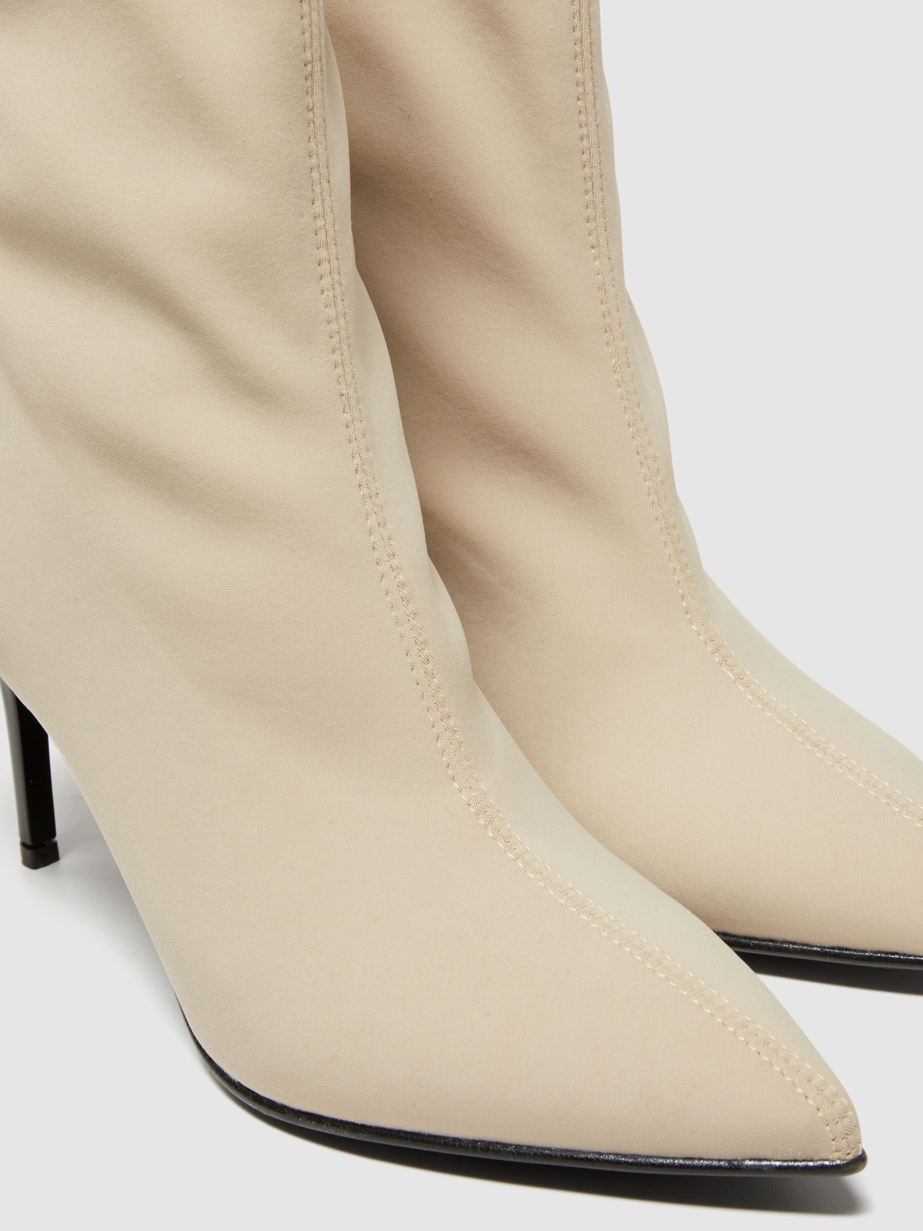 Sock hotsell booties white