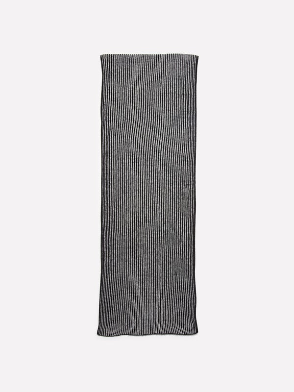 Black knit scarf - women's scarves and foulards | Sisley
