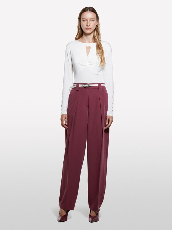 Cream white t-shirt with curl  Cream white t-shirt with curl  - women's long sleeve t-shirts | Sisley