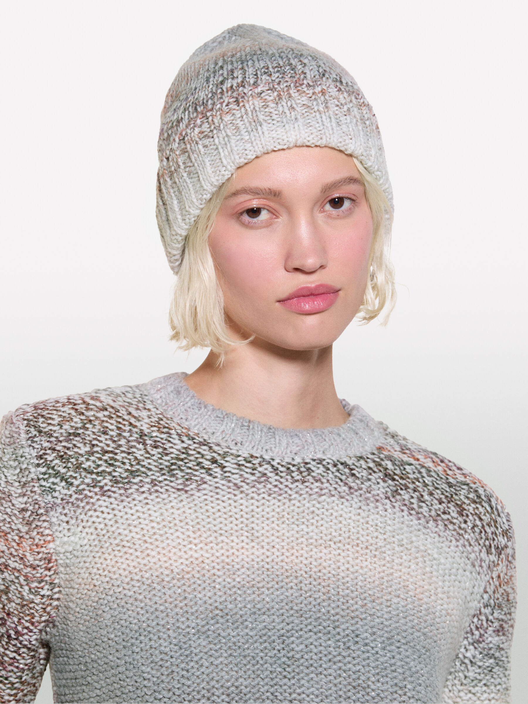 KNITTED - HAT Women image number null
