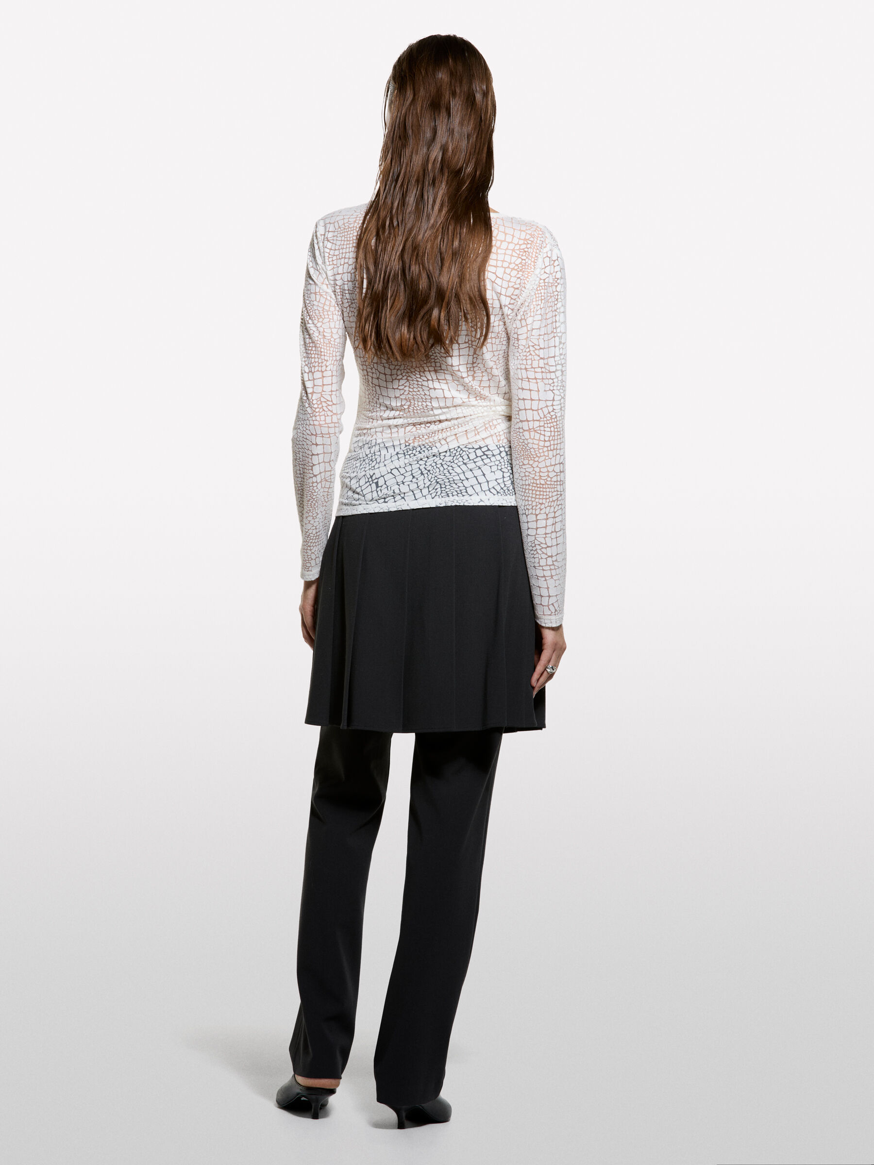 V NECK SWEATER L/S Women image number null