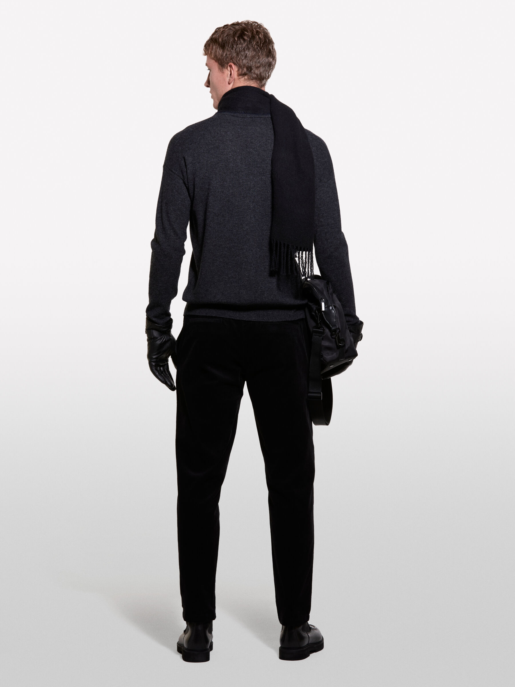 TROUSERS Men image number null