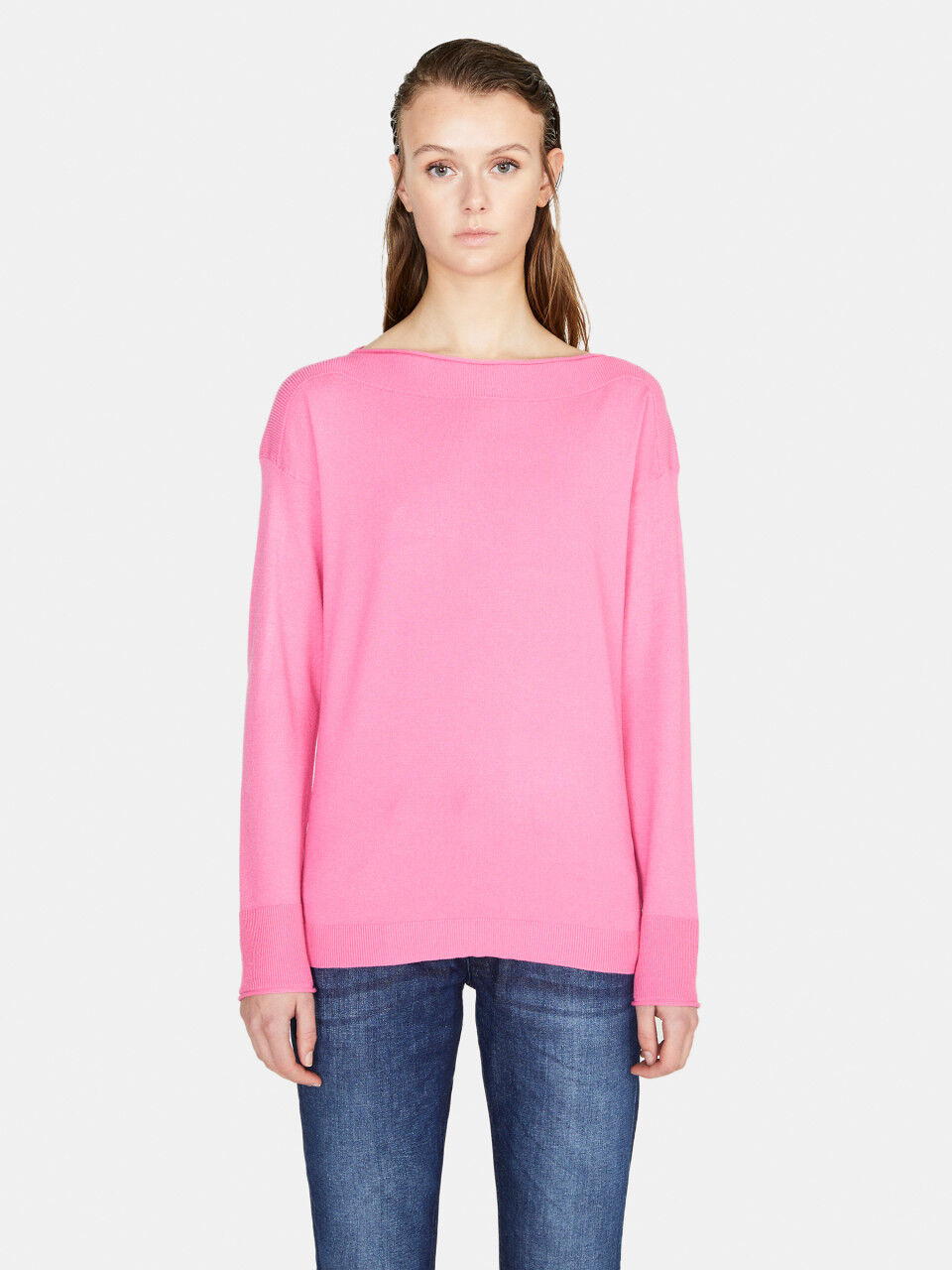 Solid color sweater with boat neck