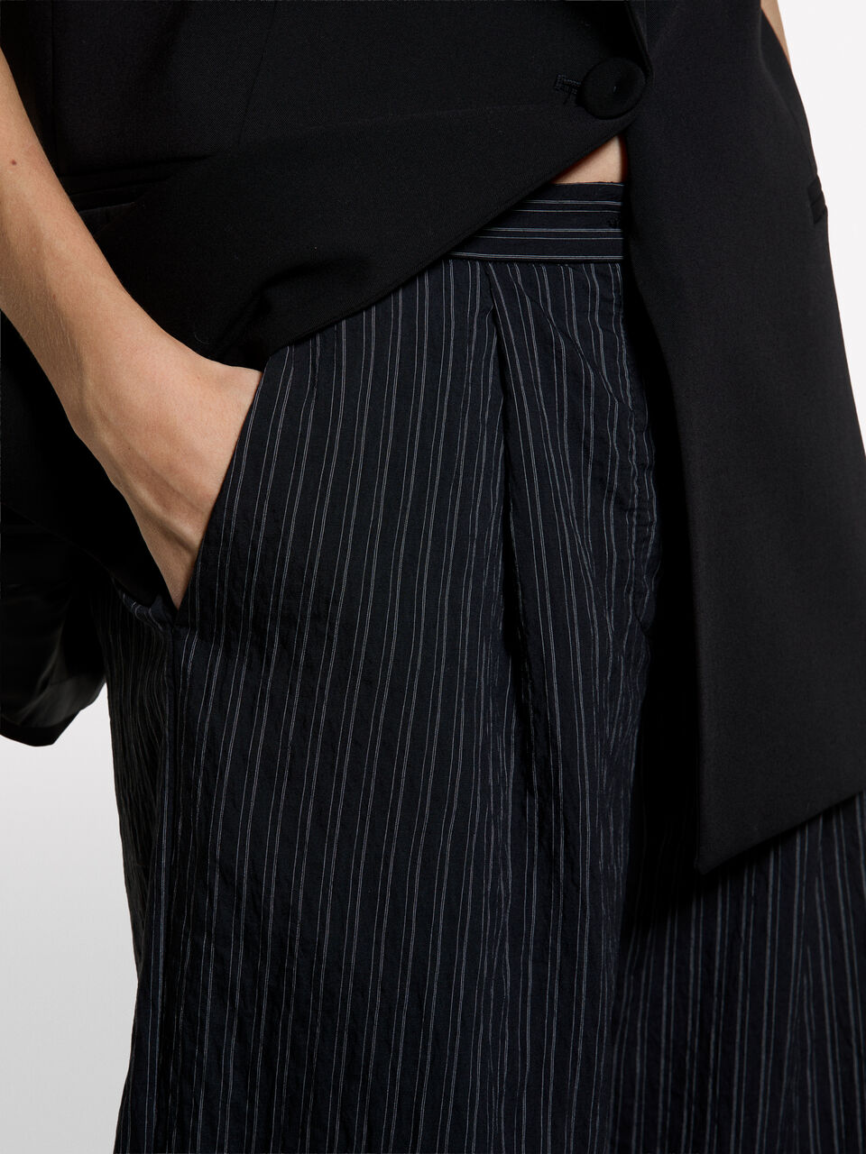 BERMUDA Women image number null