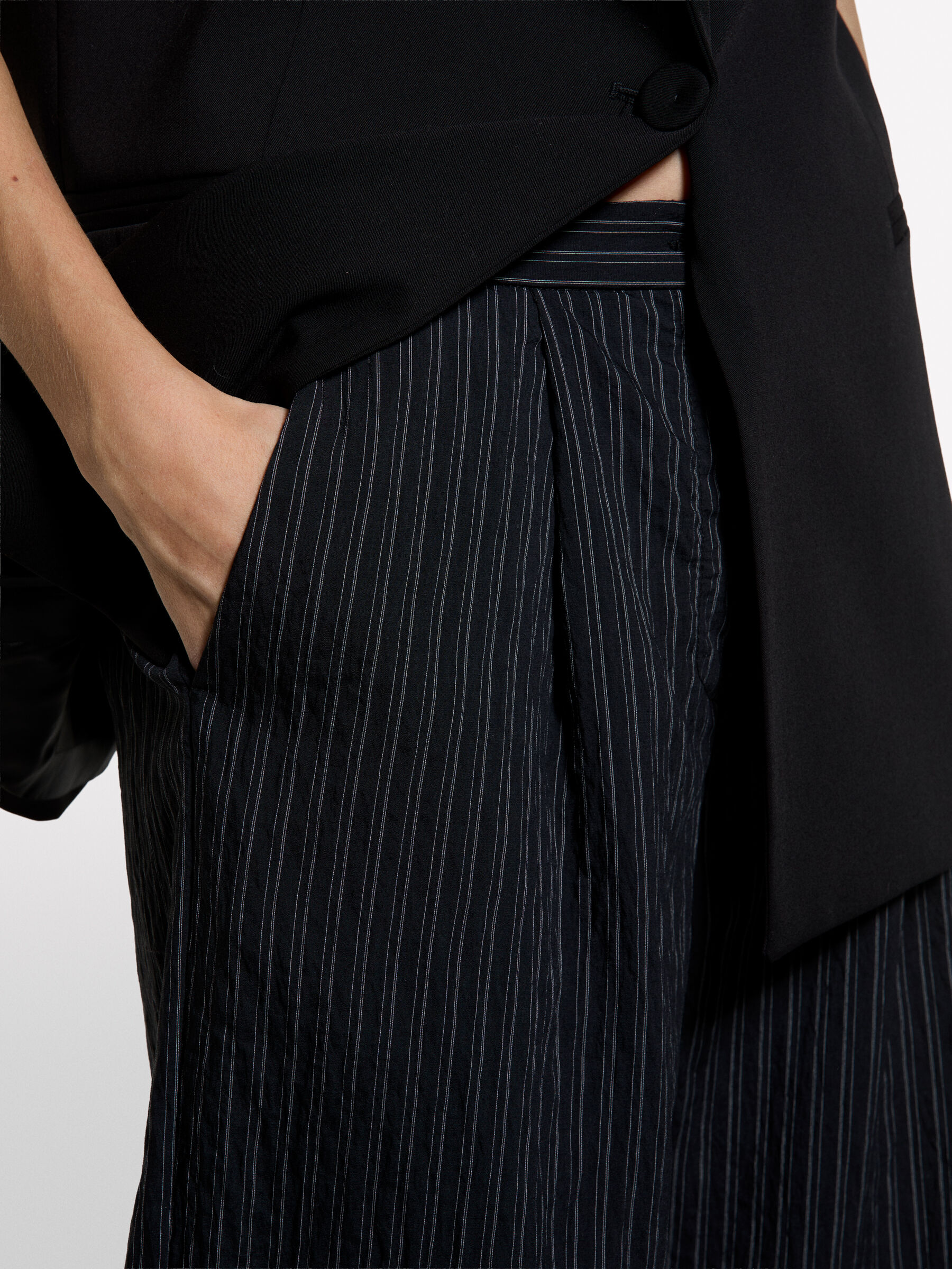 BERMUDA Women image number null